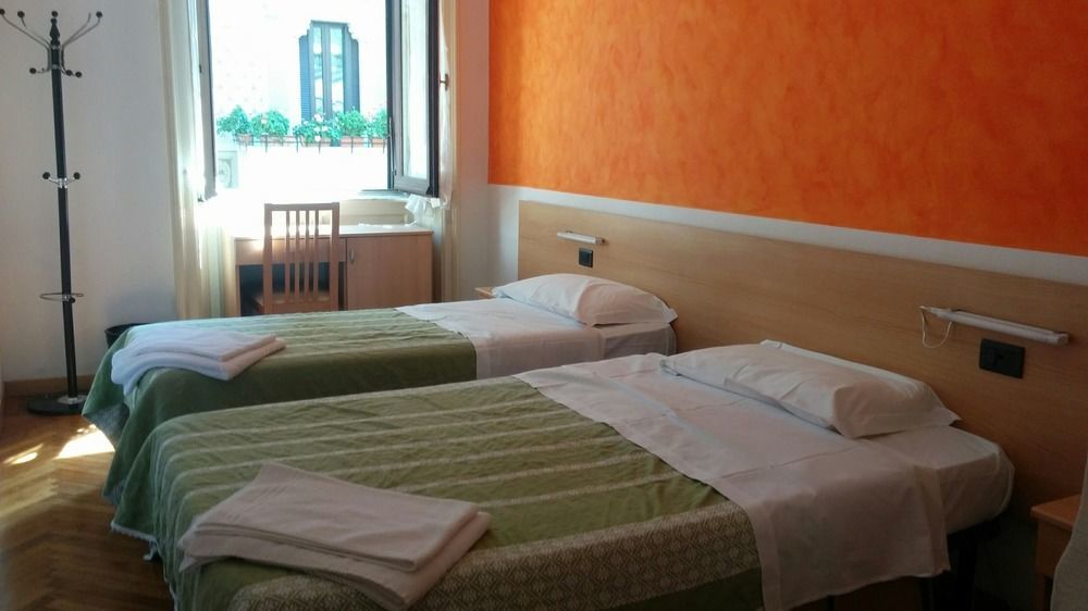 Adam'S House Hostel Milánó Kültér fotó