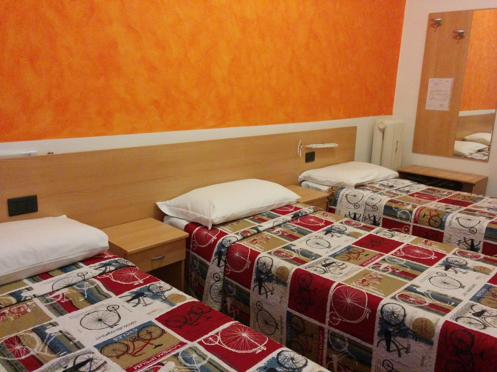 Adam'S House Hostel Milánó Kültér fotó